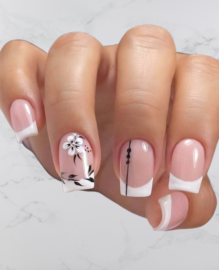 Black and white acrylic nails