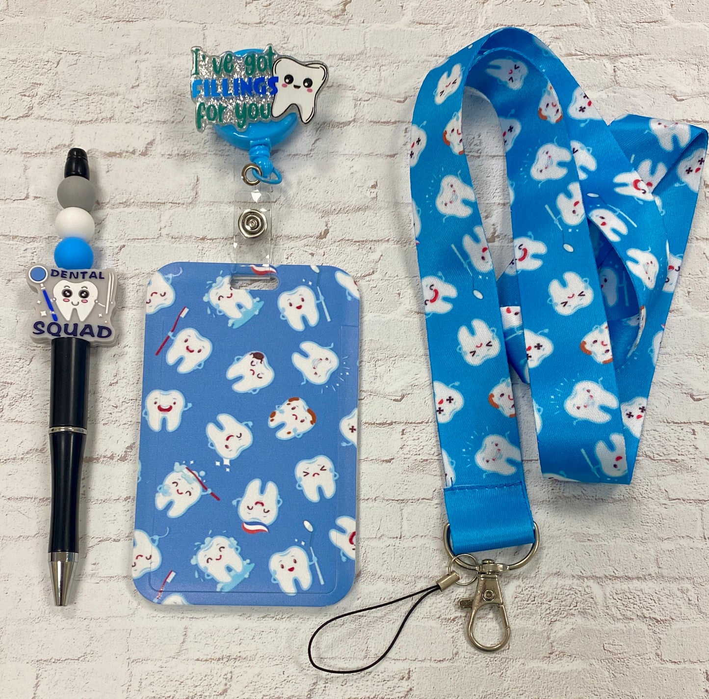 Blue and white badge buddy & pen combo