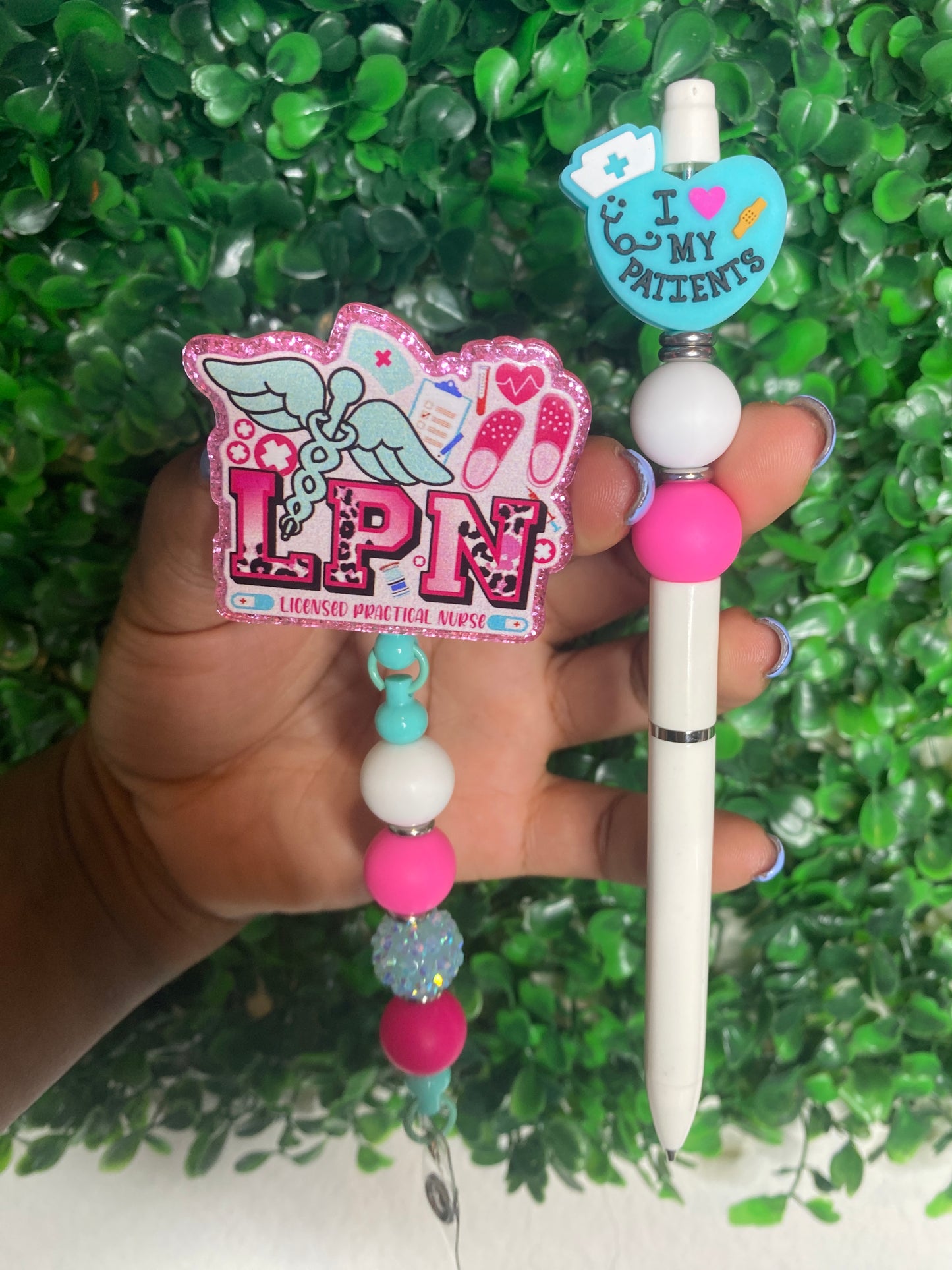 Lpn blue and pink beaded reel and pen set
