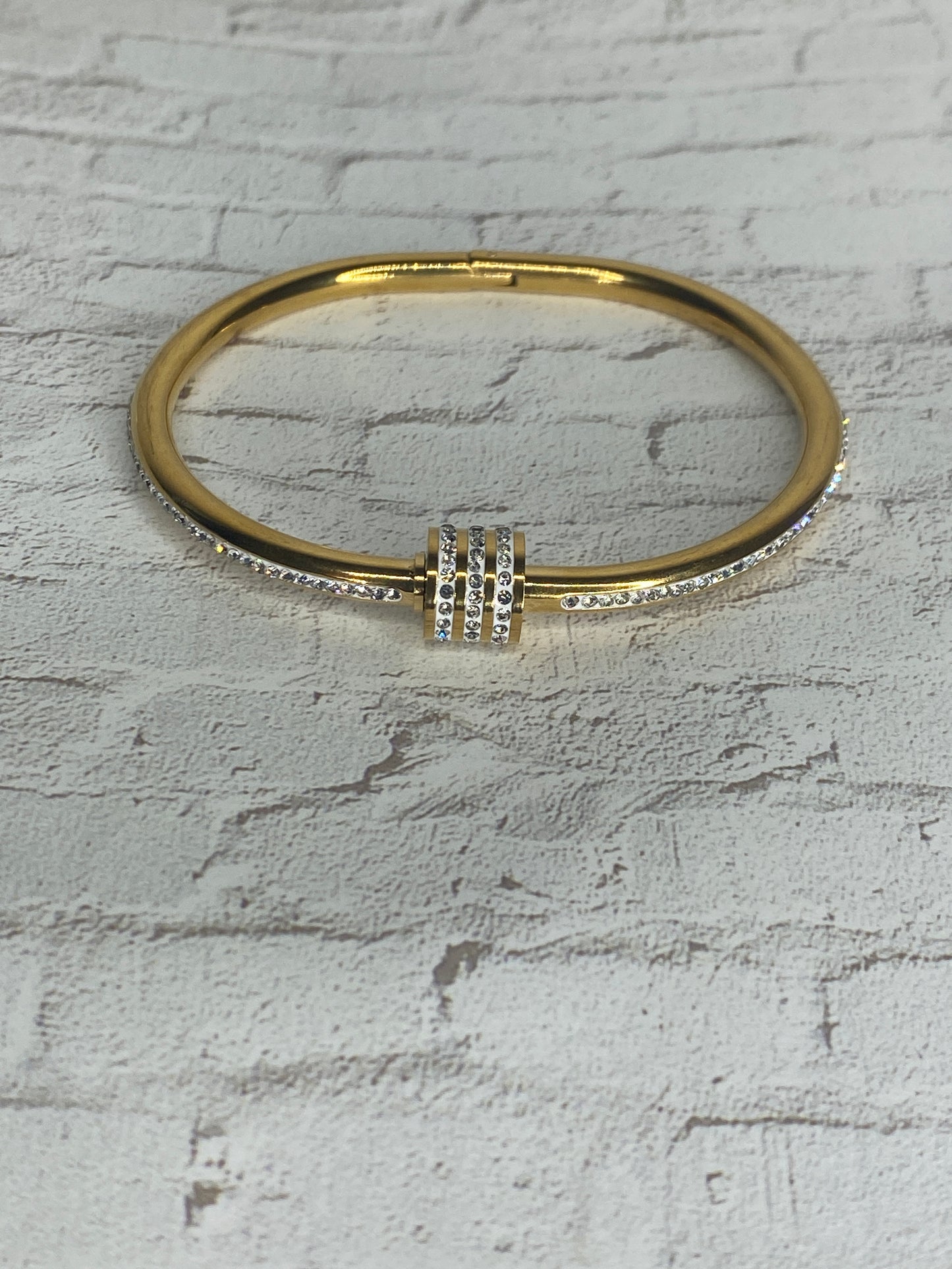 Gold plate rhinestone bangle