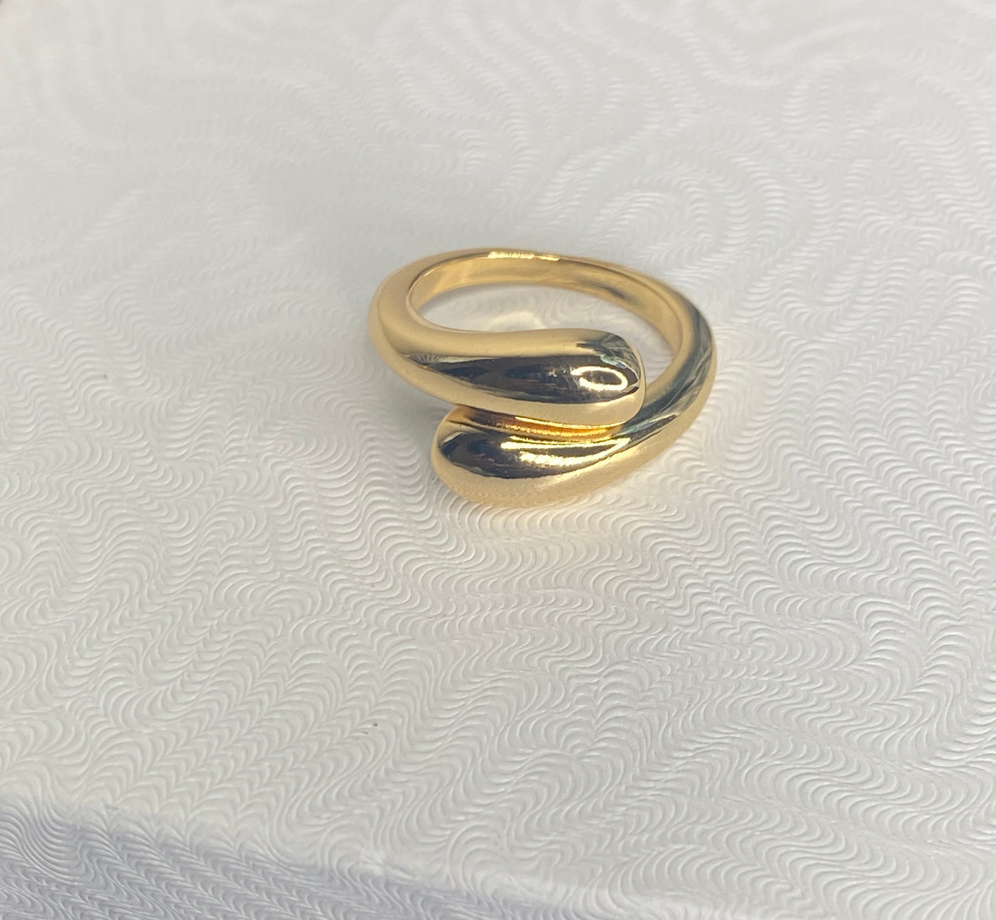Swirl gold plated ring