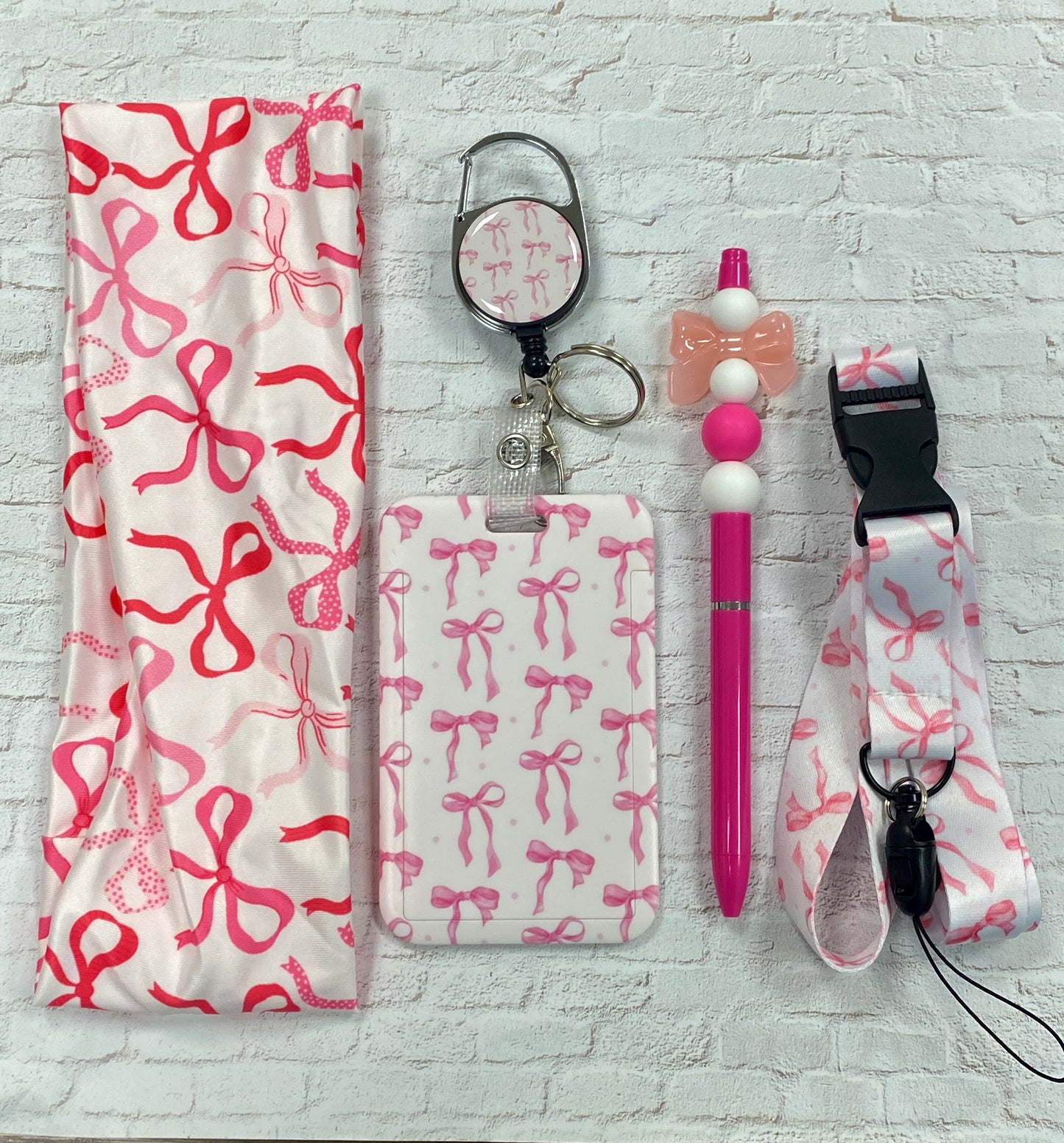 Pink and white bow badge buddy & pen combo