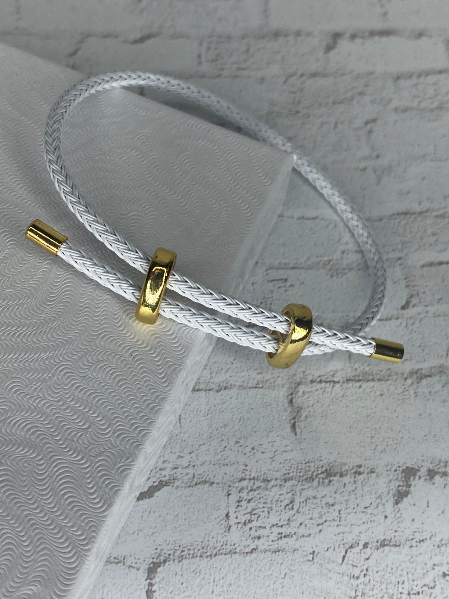 White and gold 18k plated wrap bracelet