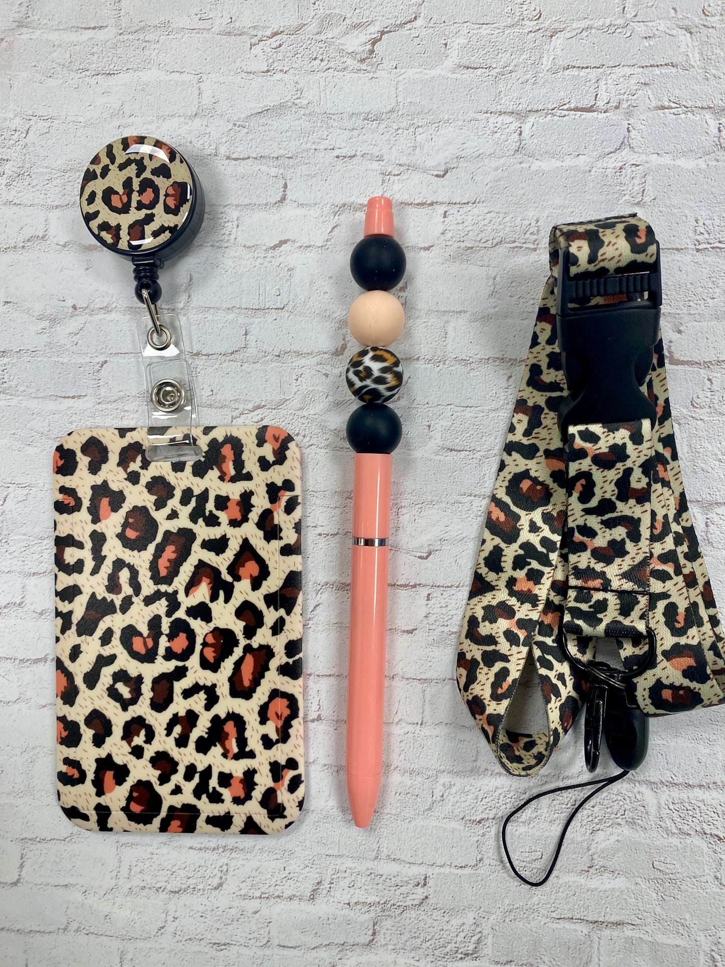 Peach cheetah badge buddy & pen