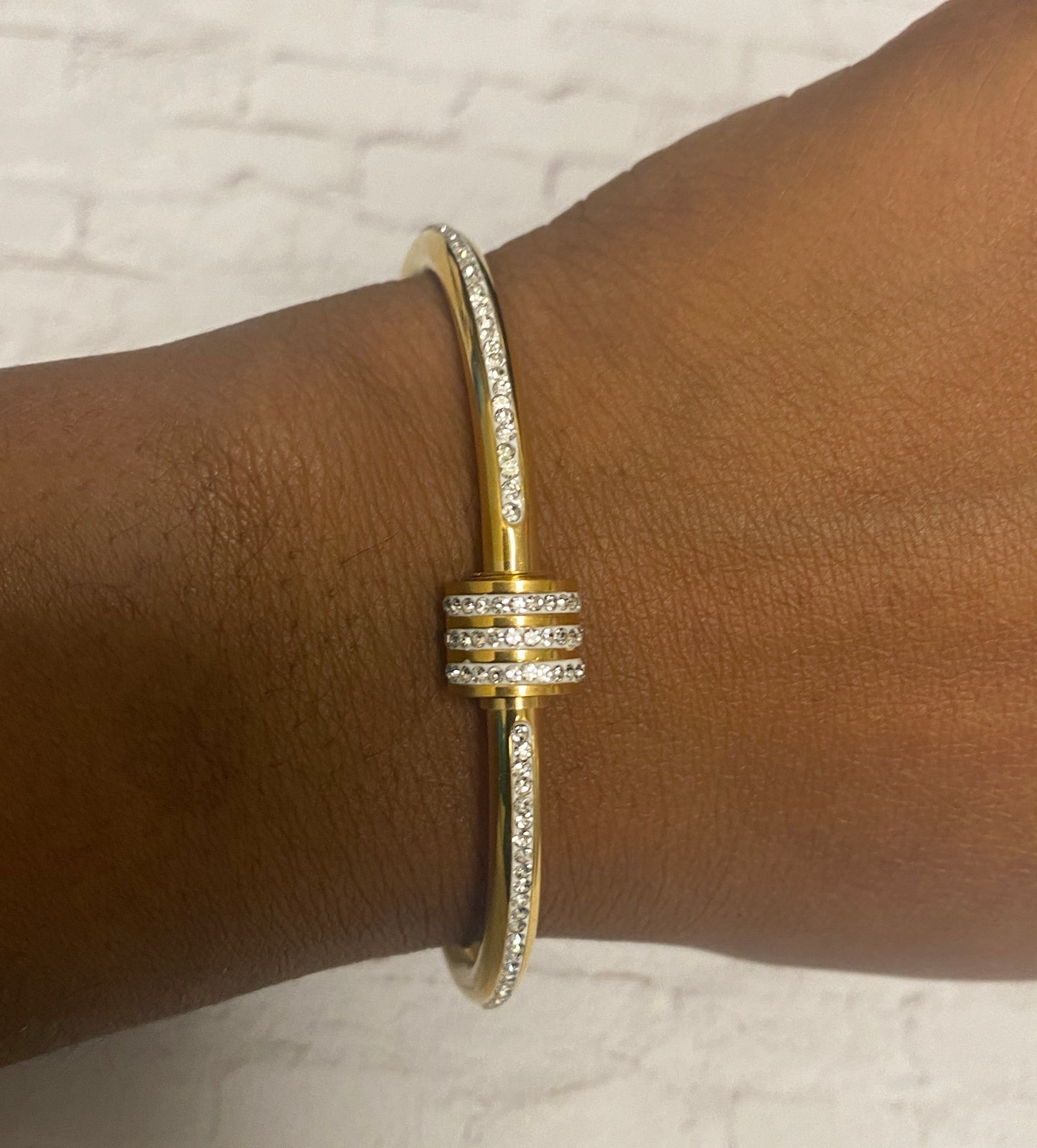 Gold plate rhinestone bangle