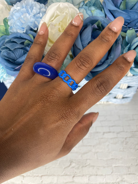 Blue oval and linked acrylic ring set