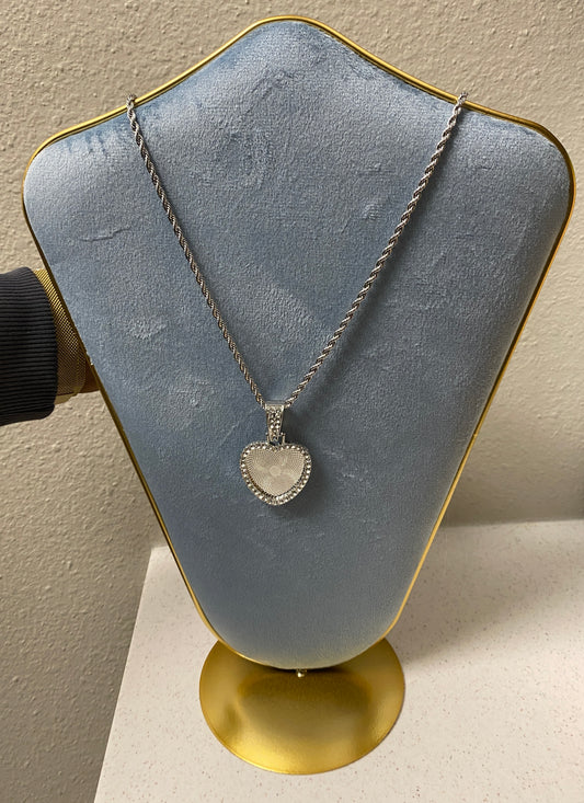 Heart shaped 18k plated photo necklace