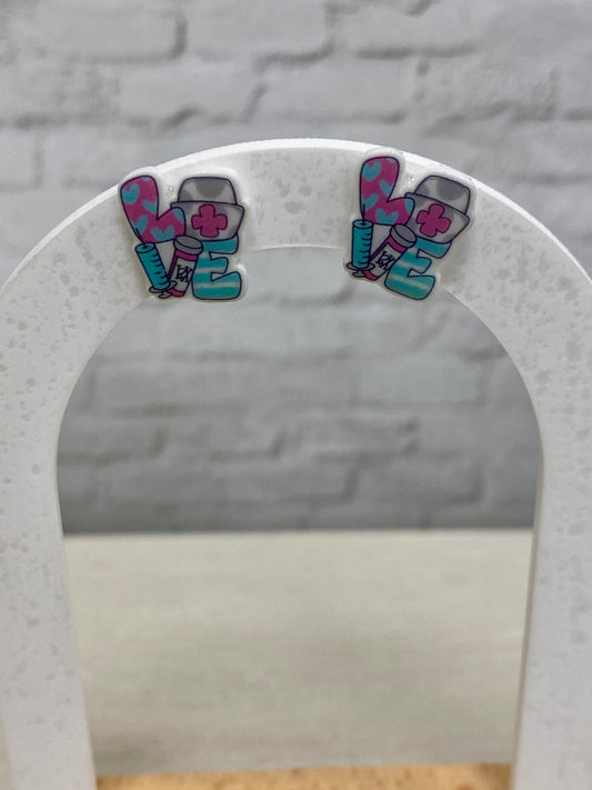 Love hat stud earrings