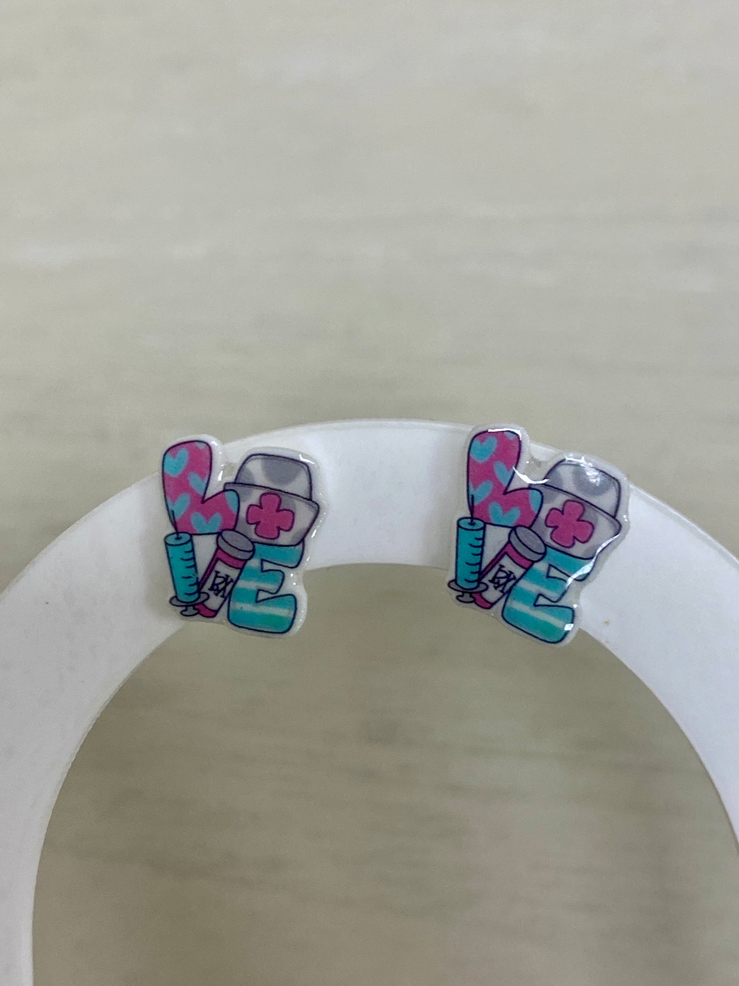Love hat stud earrings