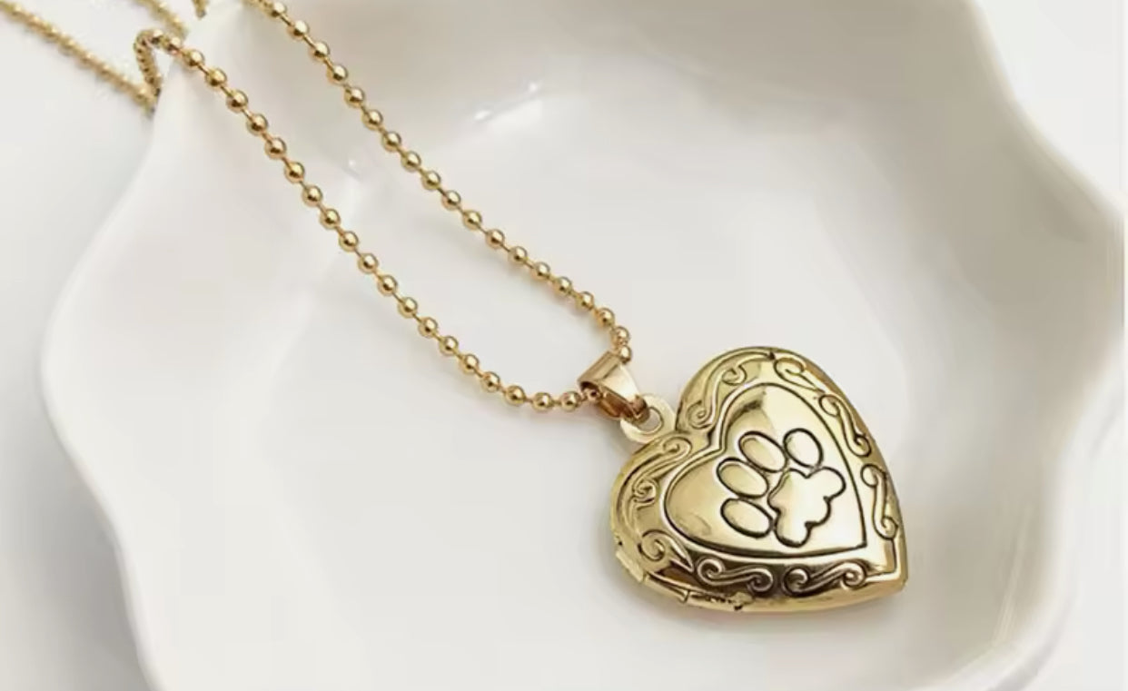 Paw print photo pendant (gold)